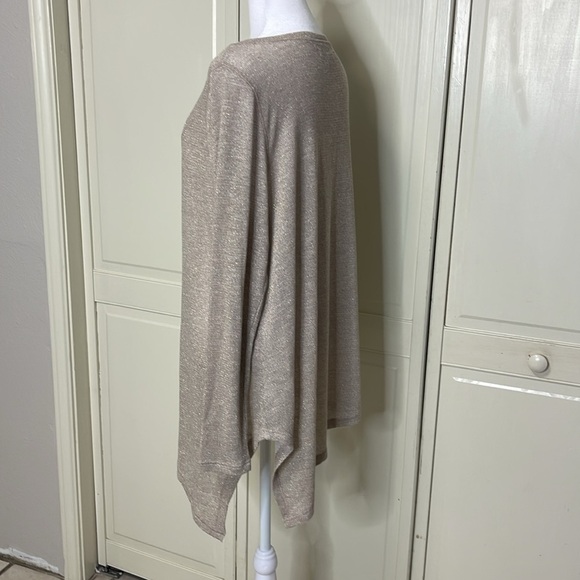 LANE BRYANT Women’s Beige Metallic Asymmetrical Hem Long Sleeve size 14/16 - Picture 6 of 6